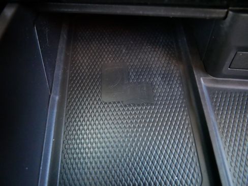 Certified 2024 Volkswagen Atlas SE image 28