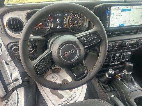 Used 2024 Jeep Wrangler Sport S image 13