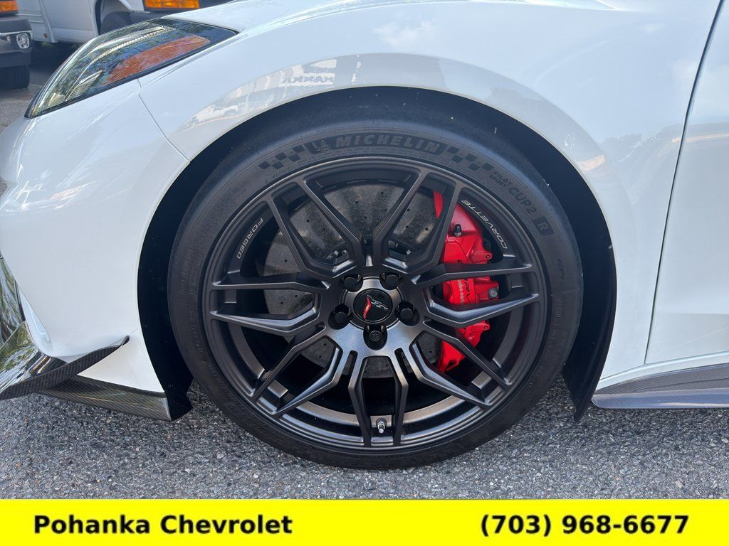 Used 2024 Chevrolet Corvette Z06 w/ Z07 Performance Package RWD image 26