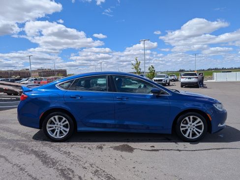 Used 2016 Chrysler 200 Limited image 4