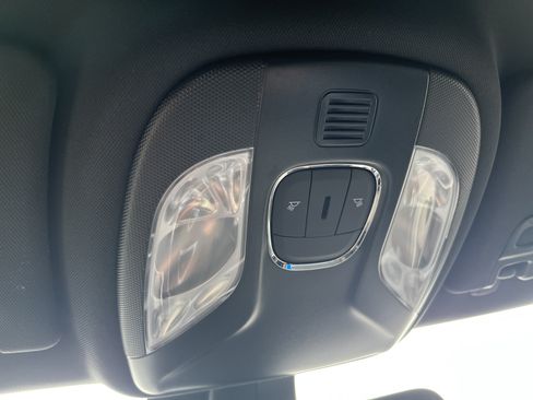 Used 2025 Jeep Compass Trailhawk AWD/4WD image 31
