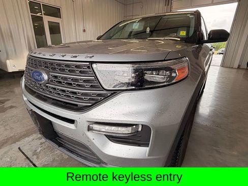 Used 2021 Ford Explorer XLT w/ Equipment Group 202A image 7