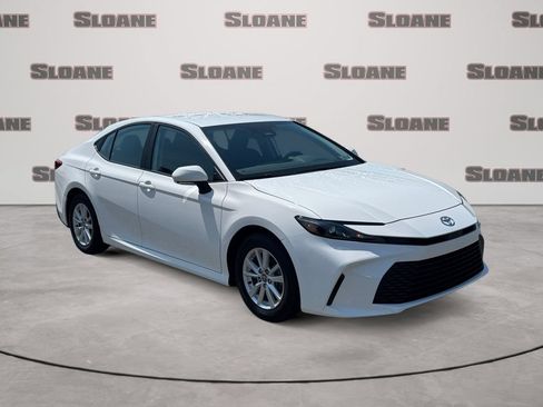 Used 2025 Toyota Camry LE FWD image 7
