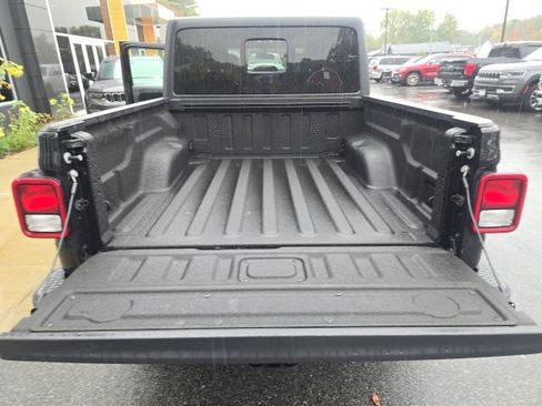Certified 2020 Jeep Gladiator Sport image 24