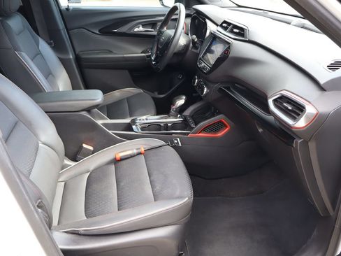 Used 2023 Chevrolet TrailBlazer RS w/ Sun and Liftgate Package FWD image 17