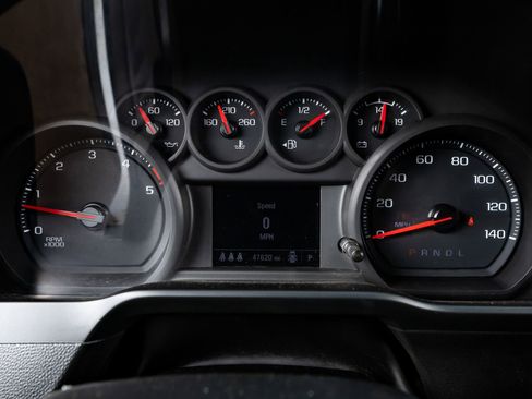 Used 2024 Chevrolet Silverado 2500 Custom w/ Custom Value Package image 18