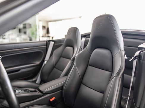 Used 2017 Porsche 911 Turbo S image 17