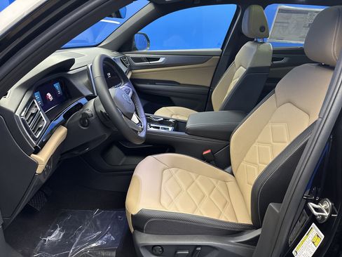 New 2026 Volkswagen Atlas Cross Sport SE image 12