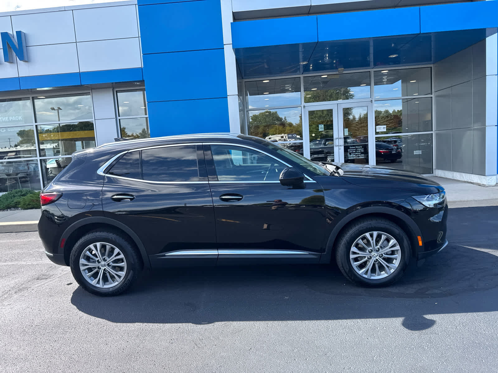 Certified 2022 Buick Envision Preferred AWD/4WD image 3
