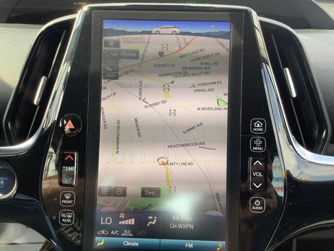 Used 2017 Toyota Prius Prime Advanced FWD image 27