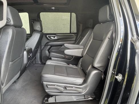Used 2022 Chevrolet Suburban LT w/ Luxury Package AWD/4WD image 26
