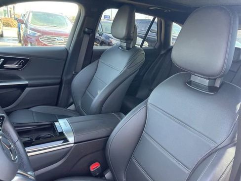 Used 2025 Mercedes-Benz GLC 300 4MATIC image 7