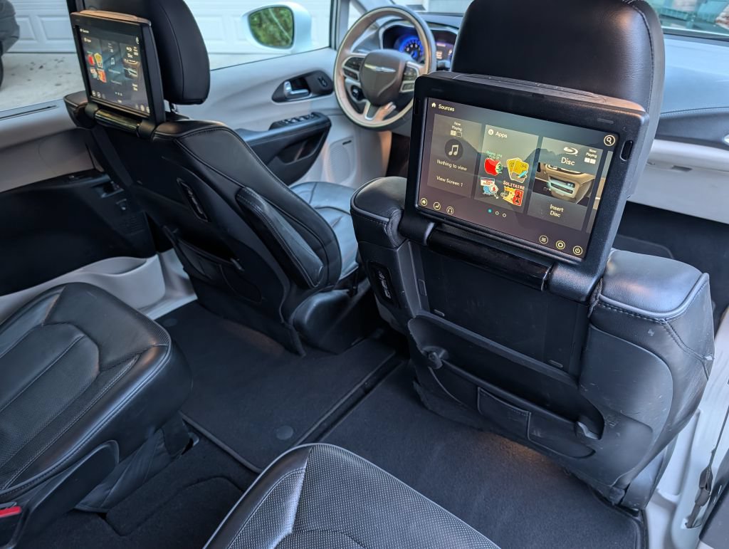Used 2018 Chrysler Pacifica Limited FWD image 20