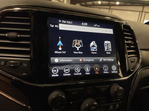 Used 2022 Jeep Grand Cherokee Limited image 20