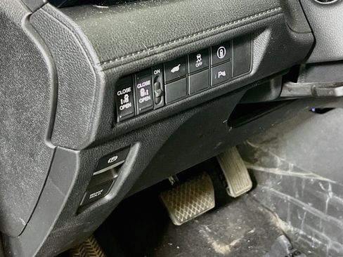 Used 2023 Honda Odyssey Touring image 10