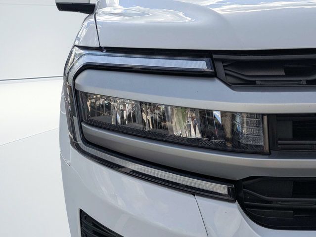 Used 2024 Ford Expedition XLT AWD/4WD image 9