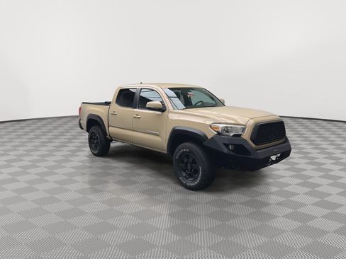 Used 2016 Toyota Tacoma TRD Off-Road w/ Towing Package AWD/4WD image 32