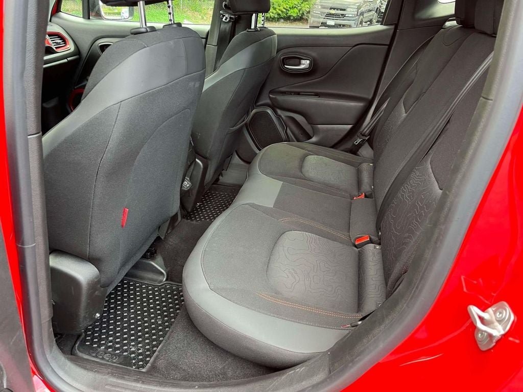 Used 2023 Jeep Renegade Trailhawk AWD/4WD image 16