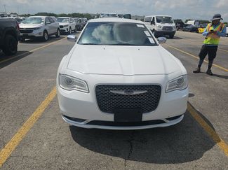 Used 2020 Chrysler 300 Touring w/ Chrome Appearance Package RWD video 2