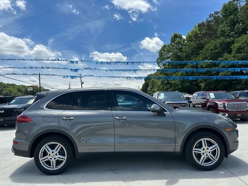 Used 2016 Porsche Cayenne AWD/4WD image 15