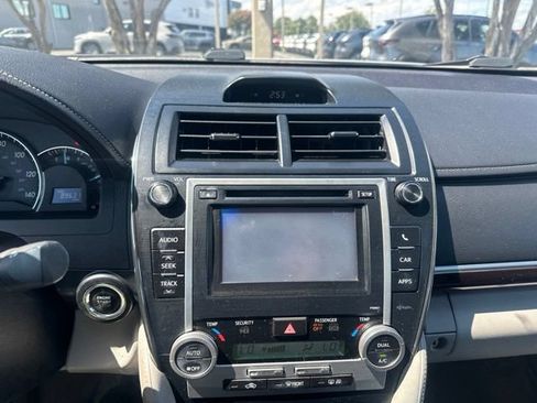 Used 2012 Toyota Camry XLE FWD image 4