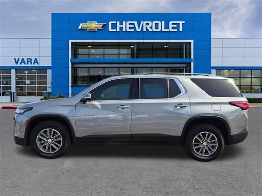 Certified 2023 Chevrolet Traverse LT FWD image 2