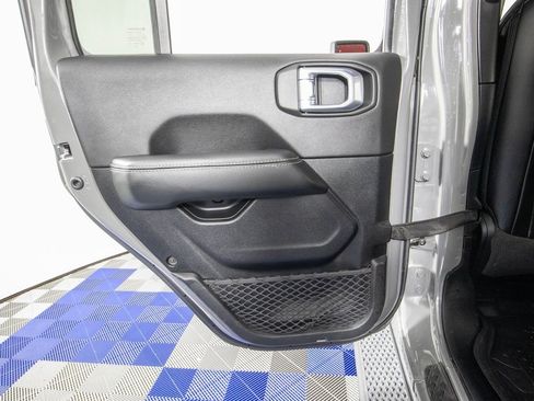 Used 2021 Jeep Gladiator Overland w/ Popular Equipment Package image 12