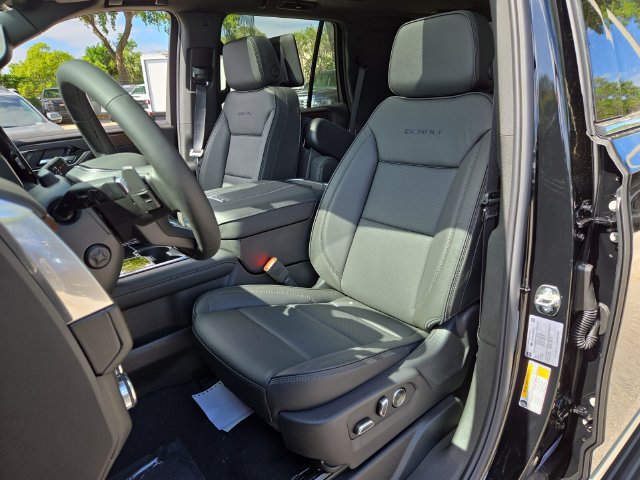New 2026 GMC Yukon Denali w/ Denali Reserve Package AWD/4WD image 9