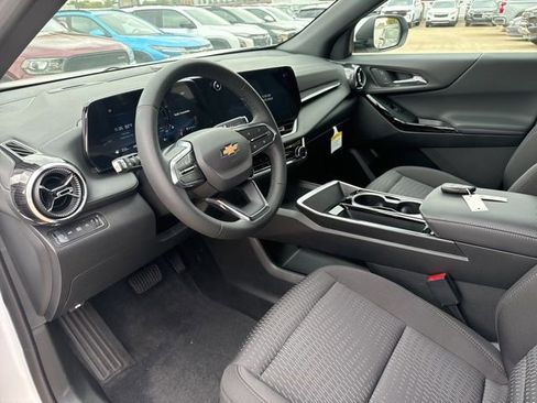 New 2025 Chevrolet Equinox LT w/ Safety and Technology Package image 14