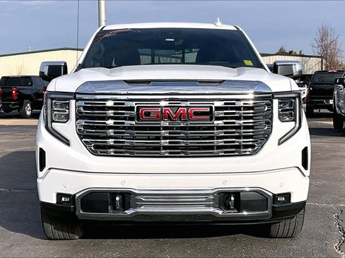 Used 2022 GMC Sierra 1500 Denali w/ Denali Reserve Package image 3