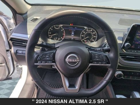Used 2024 Nissan Altima 2.5 SR AWD/4WD image 17
