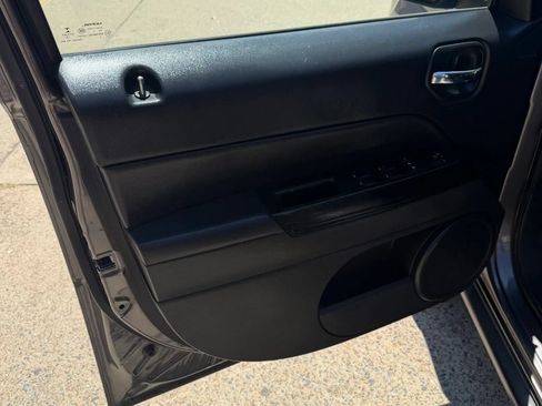Used 2014 Jeep Patriot Sport w/ Power Value Group FWD image 7