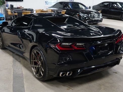 Used 2022 Chevrolet Corvette Stingray Convertible w/ Z51 Performance Package RWD image 3