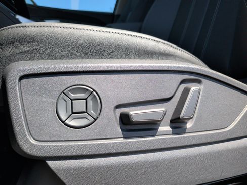 Used 2026 Audi Q5 Premium AWD/4WD image 25
