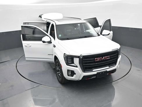Used 2022 GMC Yukon XL AT4 AWD/4WD image 47