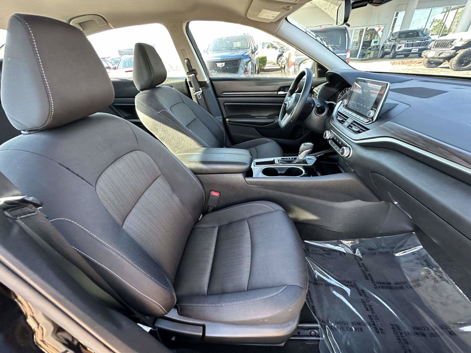 Used 2024 Nissan Altima 2.5 SV FWD image 31
