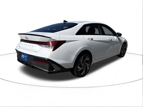 Certified 2025 Hyundai Elantra Sport image 3