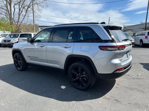 Certified 2023 Jeep Grand Cherokee Altitude AWD/4WD image 7
