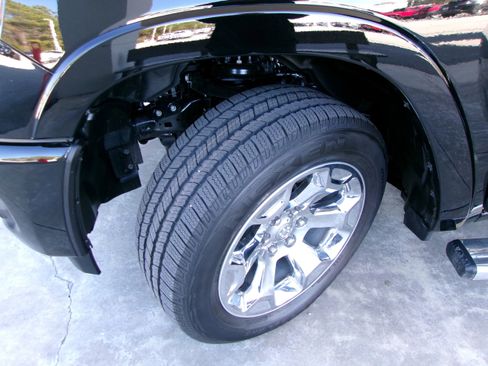 New 2025 RAM 1500 Big Horn image 7