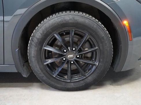 Used 2023 Toyota Prius LE AWD/4WD image 57
