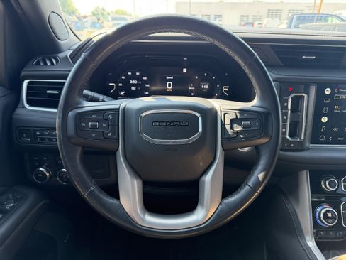 Used 2022 GMC Yukon Denali AWD/4WD image 18