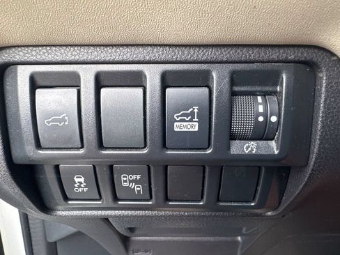 Used 2019 Subaru Ascent Limited AWD/4WD image 28