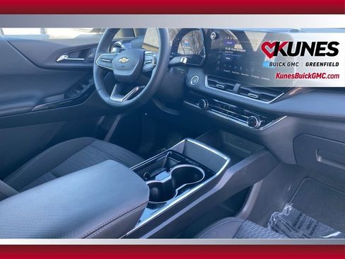 Used 2025 Chevrolet Equinox LT AWD/4WD image 8