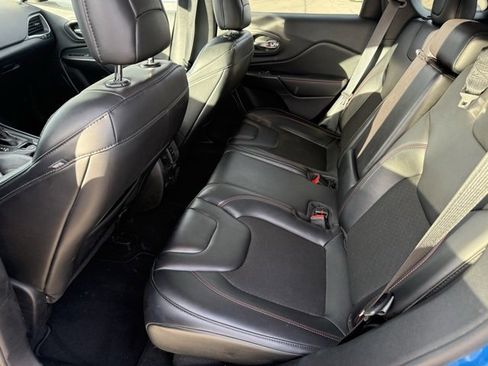 Used 2021 Jeep Cherokee Trailhawk w/ Sun, Sound & Nav Group image 10