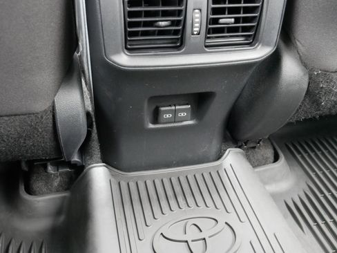 Used 2024 Toyota RAV4 SE w/ Convenience Package AWD/4WD image 22