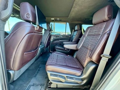 Used 2022 Cadillac Escalade Sport Platinum w/ Heavy-Duty Trailer Package image 33