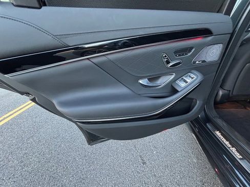 Used 2018 Mercedes-Benz S 560 4MATIC Sedan image 39