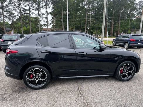 Used 2020 Alfa Romeo Stelvio Ti Sport w/ Quick Order Package 22S Sport AWD/4WD image 5