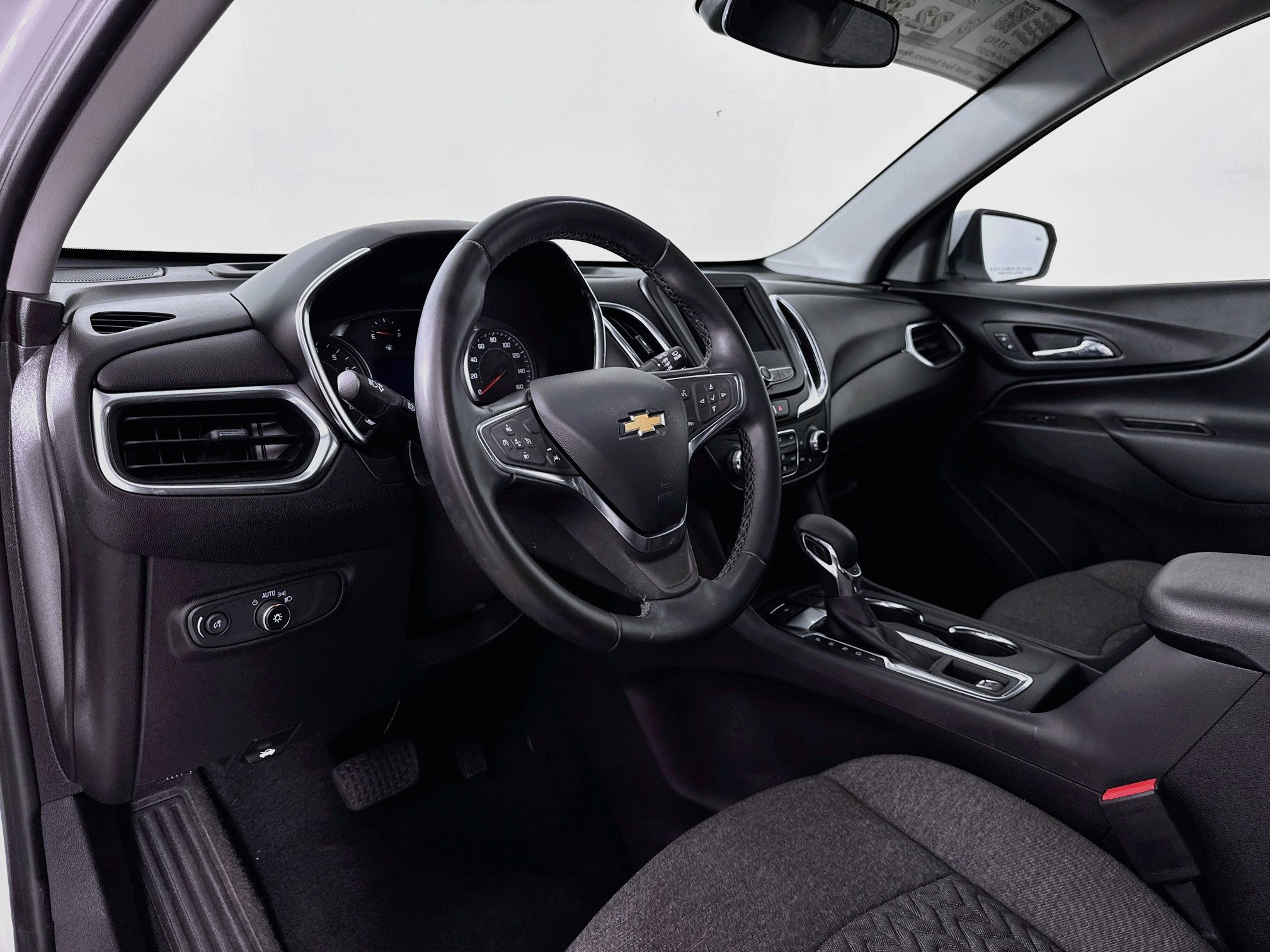 Used 2024 Chevrolet Equinox LT AWD/4WD image 9