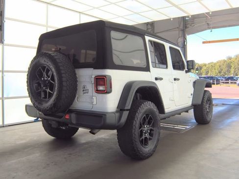 Used 2024 Jeep Wrangler Unlimited AWD/4WD image 14